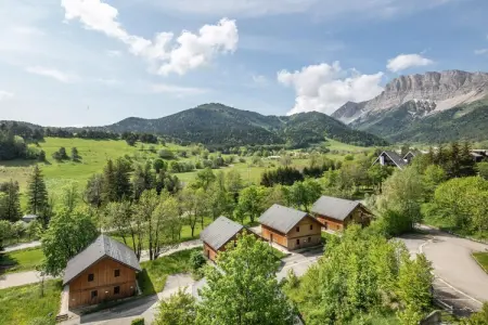 Location appartement à GRESSE EN VERCORS, Appartement familial près des pistes de ski et d'une supérette.