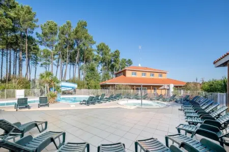 Location appartement à Parentis en Born, Appartement avec accès à la piscine