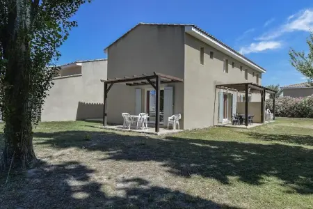 Location maison à SAINT SATURNIN LES AVIGNON (VAUCLUSE), Séjour à la campagne pour 6 personnes dans les vignobles de Provence