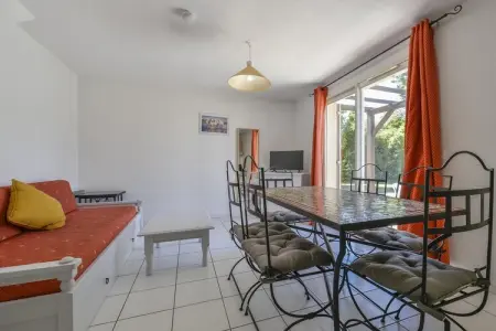 Maison 6 personnes avec piscine à Saint-Saturnin-lès-Avignon : photo 3