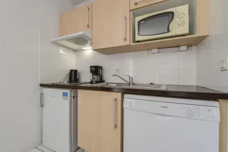 Maison 6 personnes avec piscine à Saint-Saturnin-lès-Avignon : photo 4