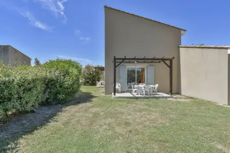 Location maison à SAINT SATURNIN LES AVIGNON (VAUCLUSE), Spacieuse maison provençale pour huit personnes