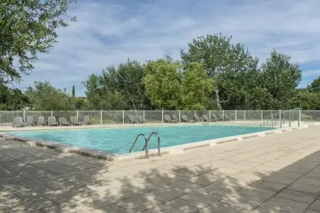 Maison 8 personnes avec piscine à Saint-Saturnin-lès-Avignon : photo 2