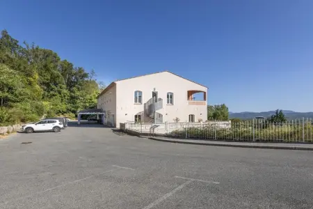 Location appartement à CALLIAN (VAR), Retraite pour 2 près du lac Saint-Cassien