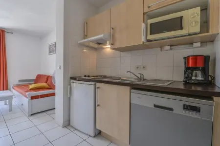 Maison 2 pièces près d'Avignon avec piscine et terrasse : photo 5