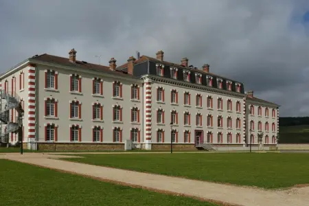 Location appartement à Épernay, Séjour patrimonial pour quatre personnes à Épernay