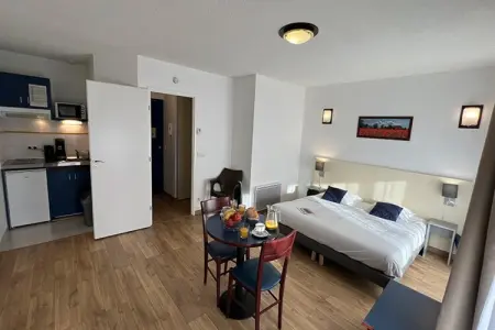 Location appartement à BOLQUERE, Studio rénové avec vue sur la montagne