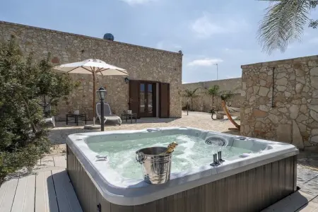 Villa Arianna – 15 personnes, piscine et jacuzzi : photo 8