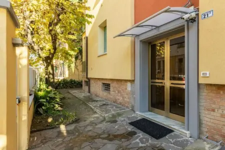 Location maison à Bologna, Appartement à Bologne avec parking