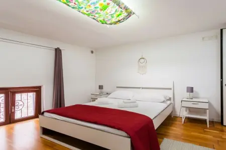 Location maison à Bari, Palazzo San Rocco - Chambre Rouge