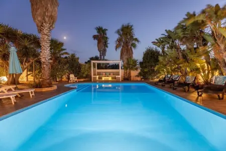 Location appartement à Gallipoli, Villa moderne en bord de mer à Gallipoli