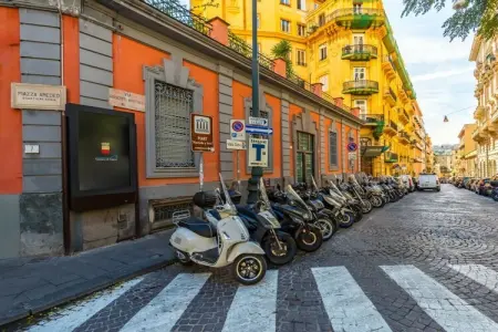 Location maison à Napoli, Appartement élégant Piazza Amedeo