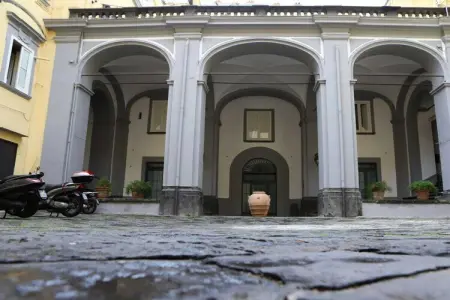 Location maison à Napoli, Il Loggiato - Appartement Sole 3 - CAV