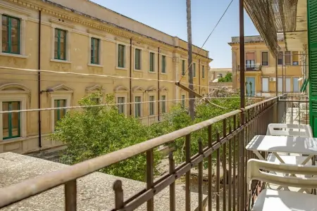 Location maison à Noto, Appartement à Noto avec Balcon