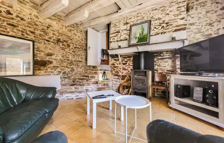 Maison en pierre avec jardin à Saint-Yrieix-la-Perche : photo 3