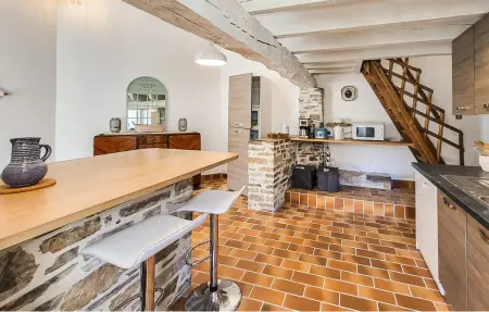 Maison en pierre avec jardin à Saint-Yrieix-la-Perche : photo 7