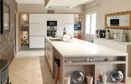 Maison 180 m² avec piscine chauffée à Marguerittes : photo 4
