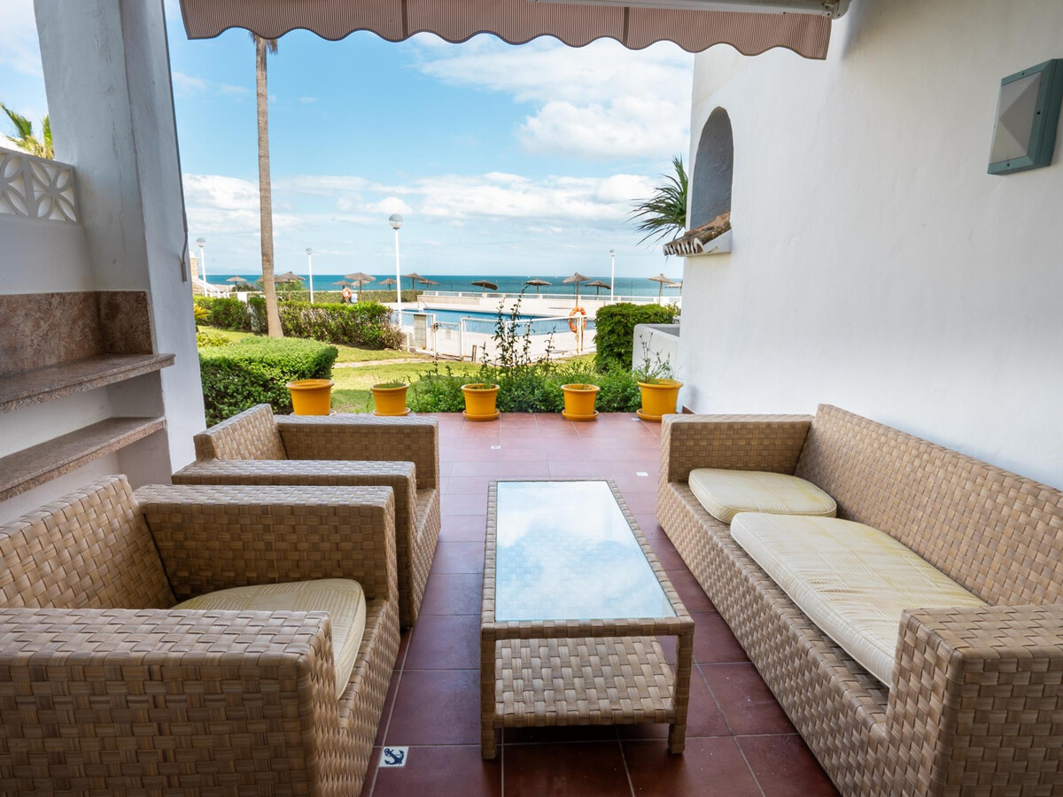 Maison de ville 2 niveaux, accès piscine et mer à Casares - Photo 2