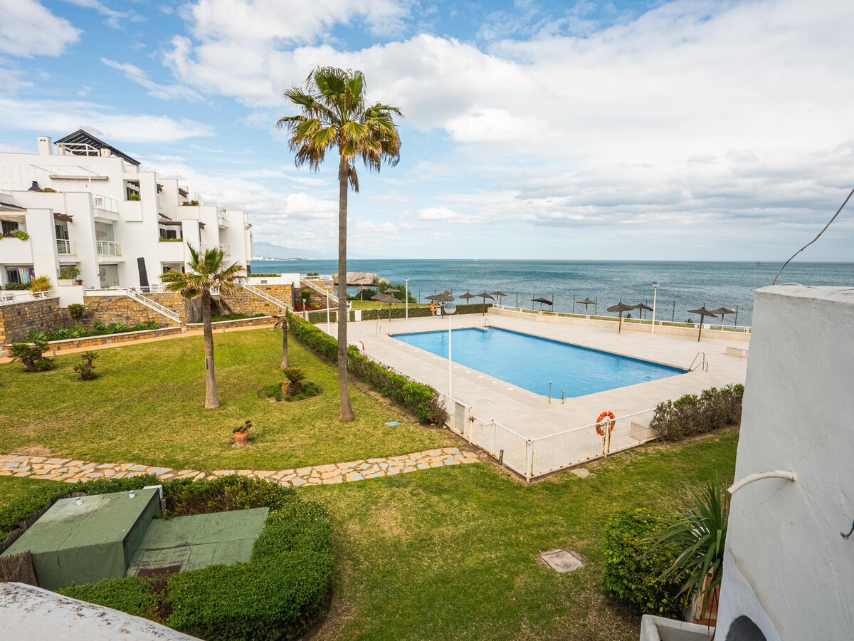 Maison de ville 2 niveaux, accès piscine et mer à Casares - Photo 5