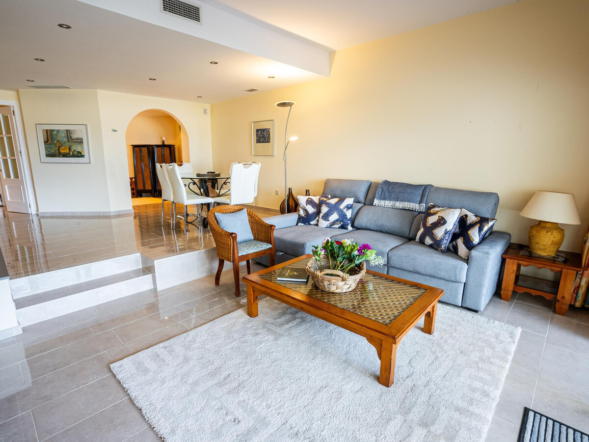 Maison de ville 2 niveaux, accès piscine et mer à Casares - Photo 11