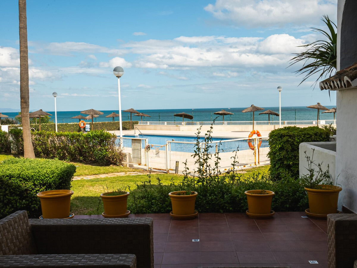 Maison de ville 2 niveaux, accès piscine et mer à Casares - Photo 12