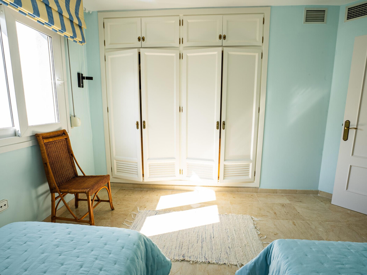 Maison de ville 2 niveaux, accès piscine et mer à Casares - Photo 25