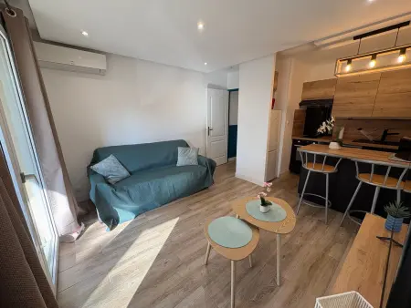 Studio 24 m² avec loggia, clim et parking à Fréjus : photo 2