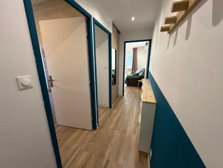 Studio 24 m² avec loggia, clim et parking à Fréjus : photo 6