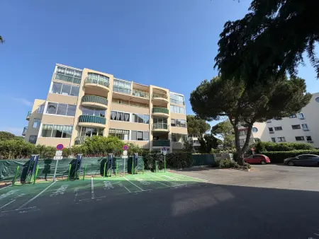 Studio 24 m² avec loggia, clim et parking à Fréjus : photo 8