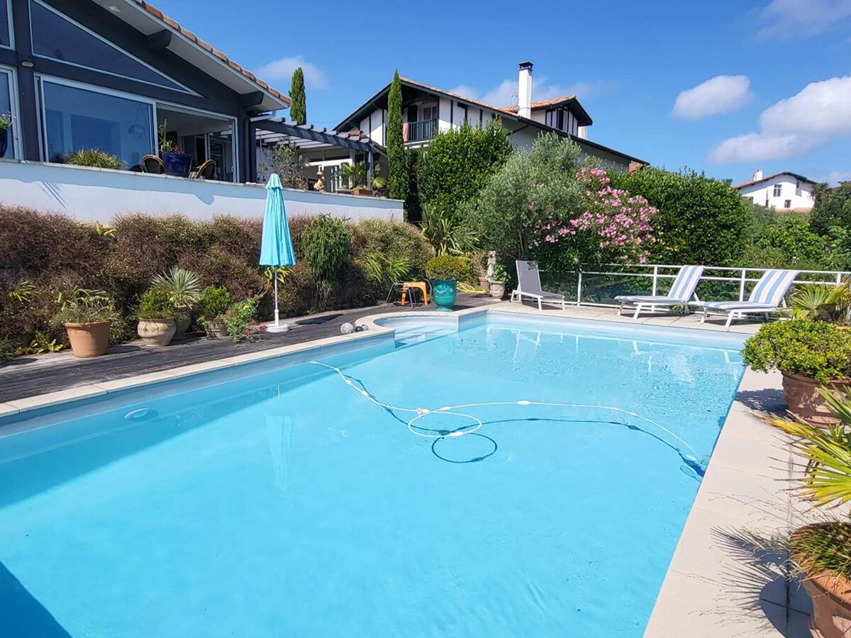 Villa plain-pied avec piscine à Saint-Jean-de-Luz - Photo 1