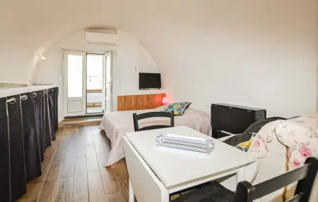 Studio 25m² pierres avec jardin, 300m plage : photo 5