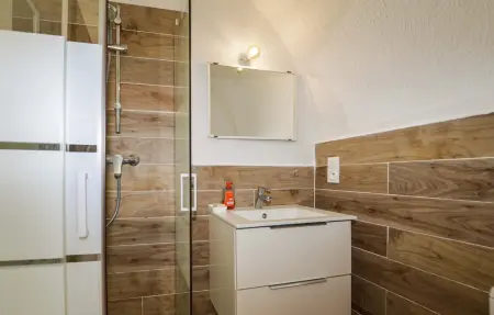 Studio 25m² pierres avec jardin, 300m plage : photo 11