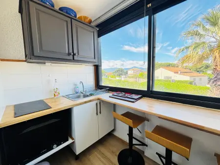 Studio cabine climatisé à 700m de la plage : photo 6