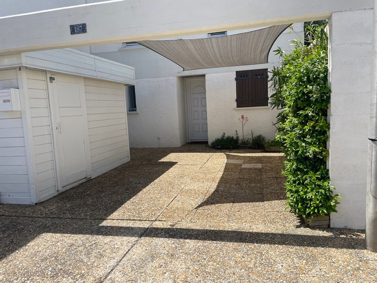 Villa moderne avec patio sud et piscine - La Grande-Motte - Photo 15