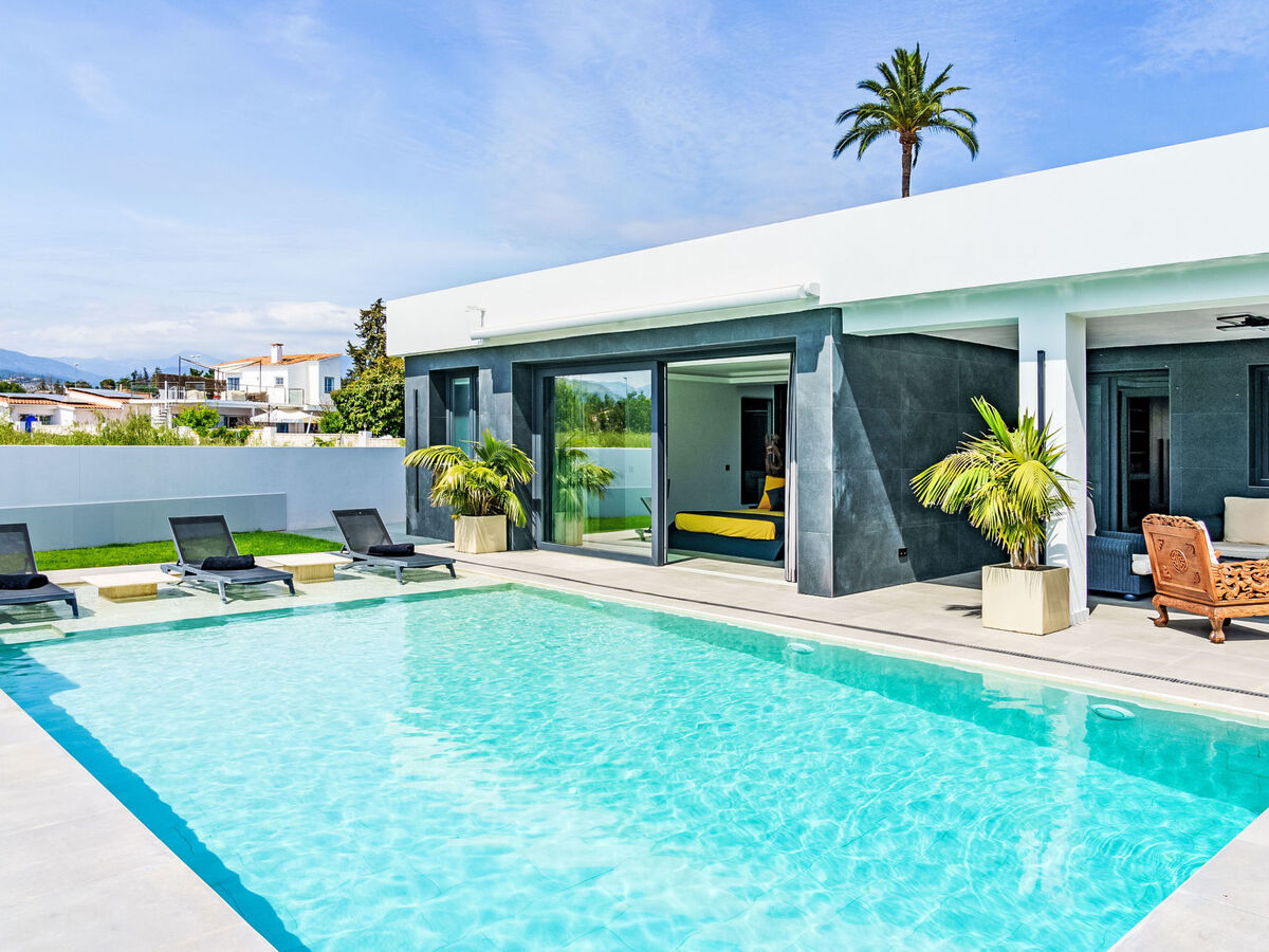 Villa Tzuki, 3 chambres avec piscine à Estepona - Photo 1