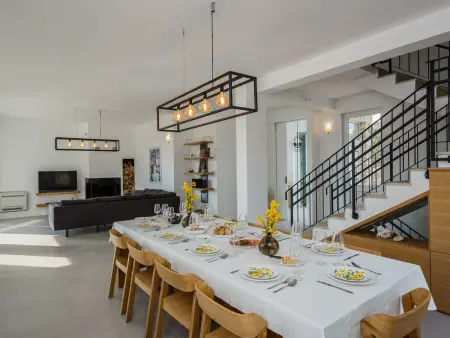 Villa Bramasole Lun – 5 chambres, piscine privée : photo 11