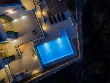 Villa Bramasole Lun – 5 chambres, piscine privée : photo 27