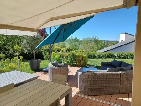Maison avec jardin clôturé et terrasse à Verdun, 4 chambres : photo 3