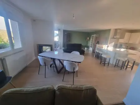 Maison avec jardin clôturé et terrasse à Verdun, 4 chambres : photo 8
