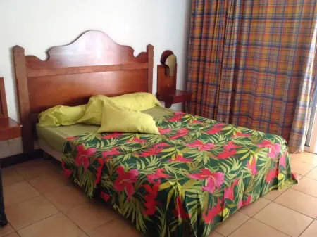 Studio avec vue mer et balcon privé à Sainte-Anne, Martinique : photo 12