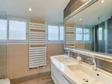 Villa avec piscine privée à Saint-Germain-des-Angles - Photo 9