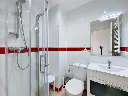 Appartement avec climatisation et parking - 4 pers. : photo 18