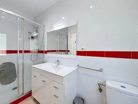Appartement avec climatisation et parking - 4 pers. : photo 19