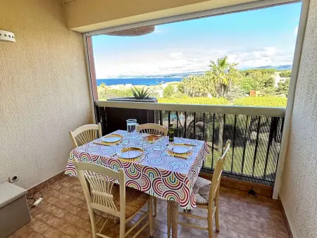 T2 vue mer avec terrasse à Six-Fours-les-Plages : photo 2