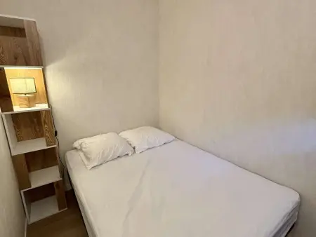 Appartement rénové 1er étage vue lac - Six-Fours : photo 9