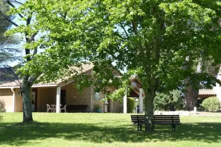 Location maison à Chambonas, Grand cottage familial en Ardèche