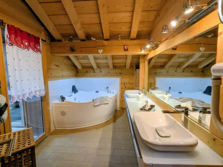 Chalet neuf 11 pers. avec spa et atelier vitrail : photo 5
