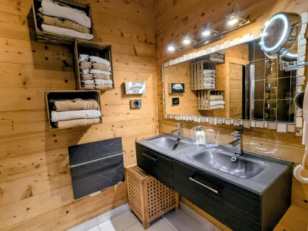 Chalet neuf 11 pers. avec spa et atelier vitrail : photo 16