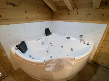 Chalet neuf 11 pers. avec spa et atelier vitrail : photo 28