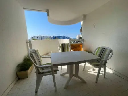 Appartement 2 pièces avec loggia, parking et vue mer : photo 8